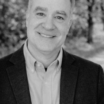 Portrait of Brian Farber.